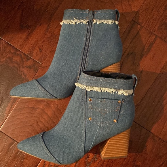 Women’s Denim Short Bootie Size 8 - Picture 2 of 10